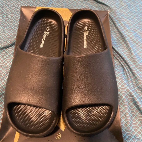 Black No Boundaries Women’s Slide Sandals - Picture 1 of 5